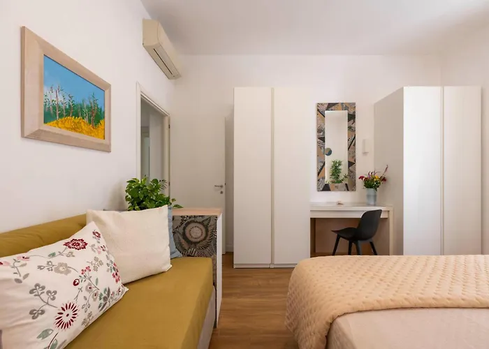 Clio 2 Bedroom 2 Bathroom Roma